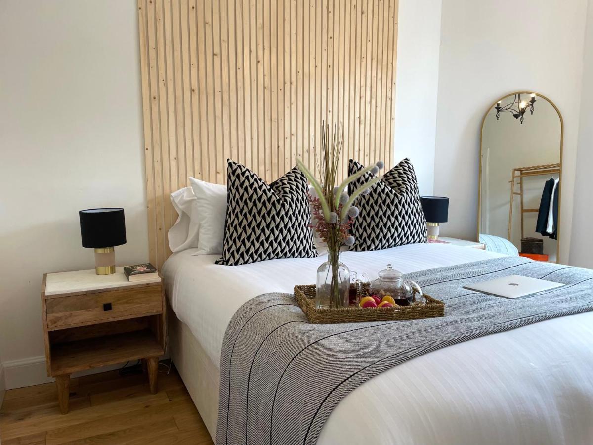 Stylish & Chic Central Apartment With Hot Tub 퍼스 외부 사진